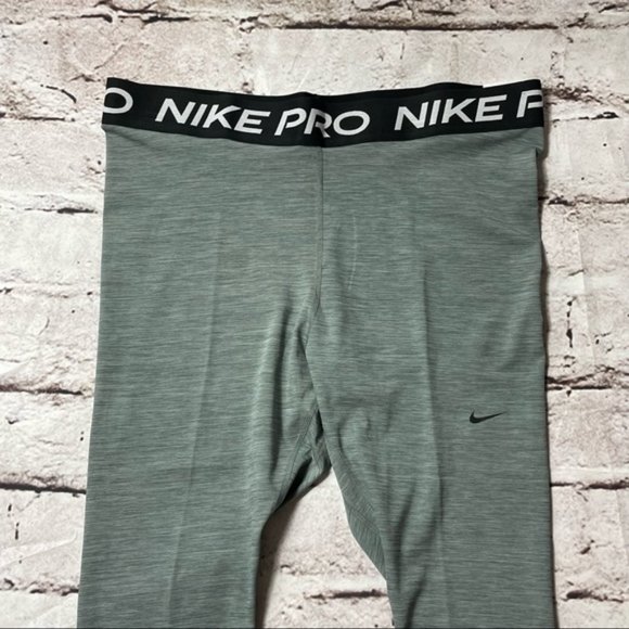 NWT Nike Pro Women’s Plus Athletic Leggings - Size 2X - Picture 2 of 10
